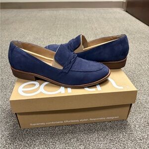 Earth Edie blue suede shoes - size 11M
